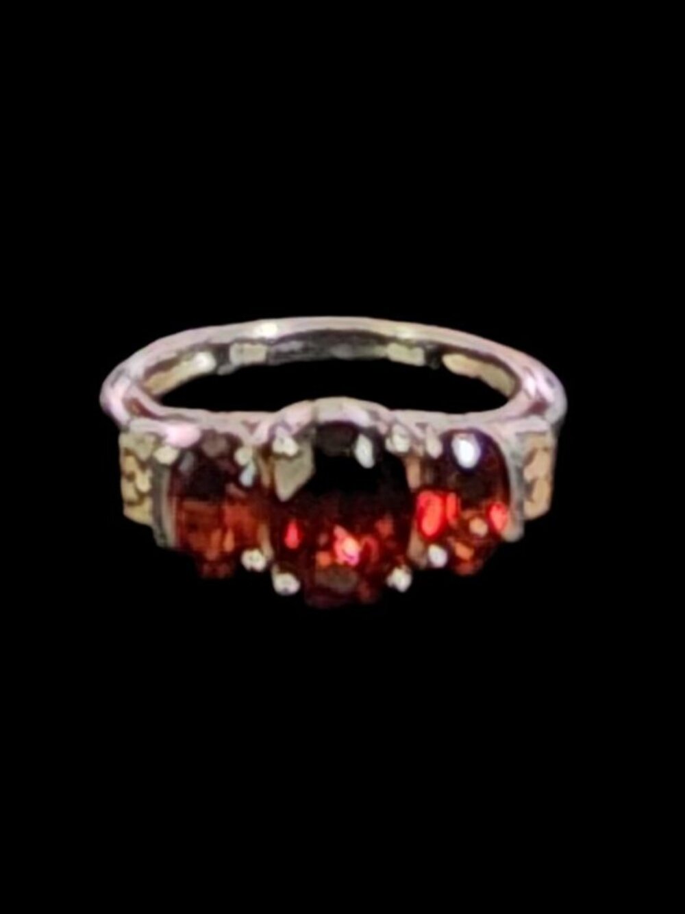 Vintage 2000 Sterling Silver 3-Stone Red Garnet Channel Ring Size 6